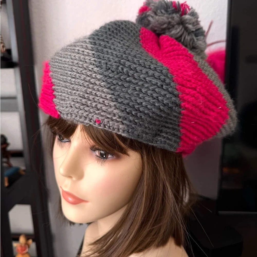 Vintage Avon Gray and Pink Knit Beret